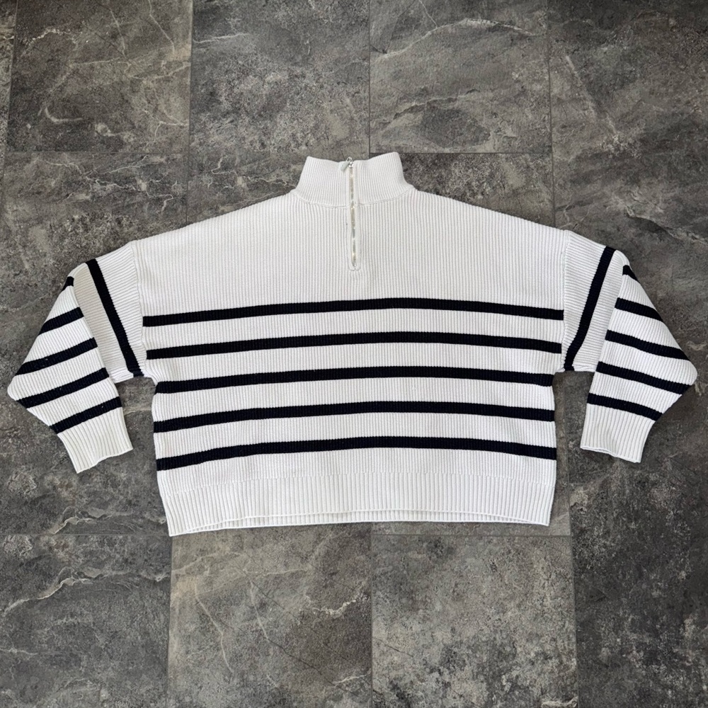 Mango Cropped Quarter Zip Sweatshirt Size Large